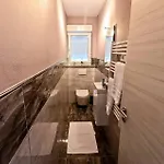 아파트 3 Bedroom Lovely In *