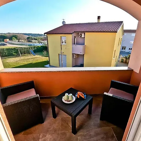 Lovely In * Пула