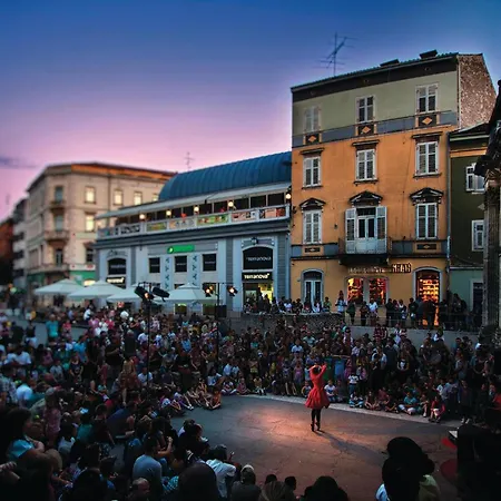 Stunning In With Wifi