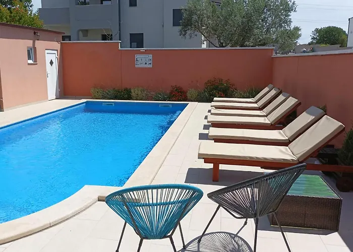 Stunning In With Wifi Appartement Pula